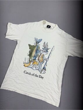 Vintage 1996 Bugs Bunny Warner Bros Fishing Catch Of The Day Graphic T-Shirt